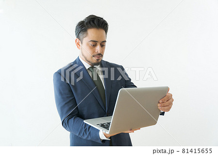 ビジネス　男性　中東 81415655