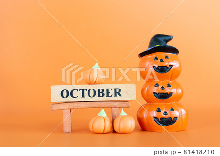 Halloween pumpkins on orange background, Hello October concept Halloween pumpkins on orange background, Hello October concept 81418210