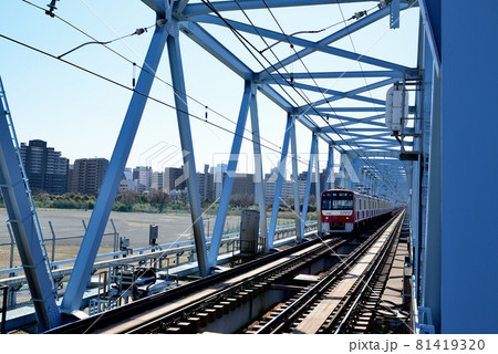 京浜急行電鉄本線 六郷土手駅 京急多摩川橋梁 京浜急行電鉄本線 六郷土手駅 京急多摩川橋梁 81419320