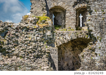 Ruined Llansteffan castle in Carmarthenshire, Wales, UK Ruined Llansteffan castle in Carmarthenshire, Wales, UK 81420249