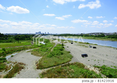 アユ釣りには夏空がよく似合う 81423916
