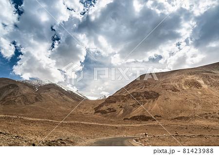 インド・ラダック地方 Pangong Lake Road, Ladakh, India 81423988