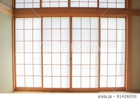 和室の障子窓のイメージ 81426050
