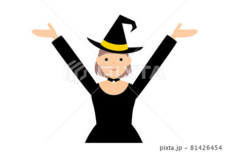 ハロウィンの仮装、魔女姿の女の子が両腕を上げるポーズ 81426454