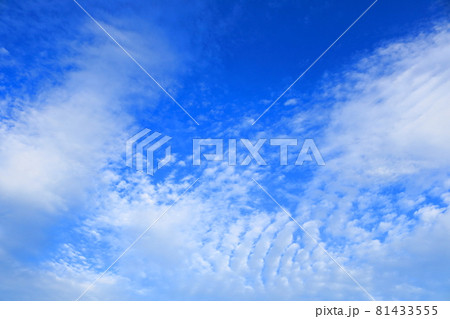 信州の秋の空と雲 81433555