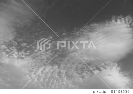 信州の秋の空と雲 81433556