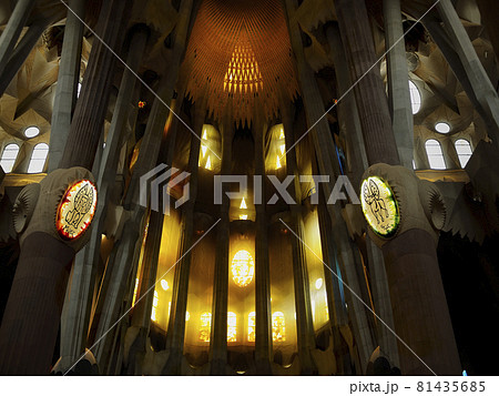 スペイン バルセロナ サグラダ・ファミリア 内部 十字架磔刑像 Sagrada Família 81435685
