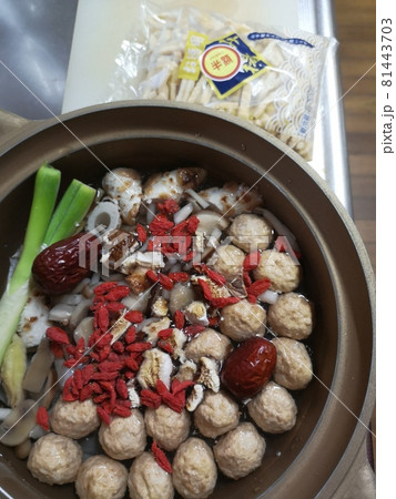 肉団子鍋 肉団子鍋 81443703