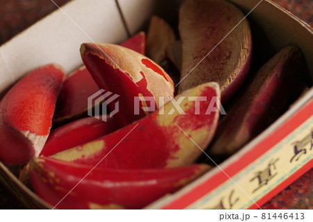 古い 古びた 古ぼけた 81446413