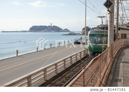 江の島と江ノ電500形 81447191