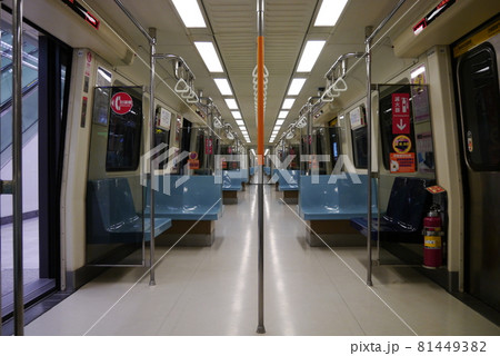 駅 ステーション 立つ 81449382