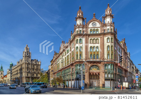 Building of Parisi Udvar Hotel, Budapest, Hungary 81452611