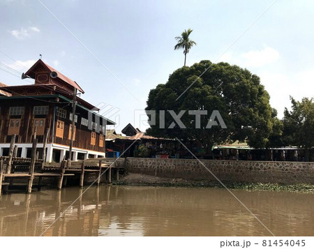ミャンマーのインレー湖への旅行 81454045
