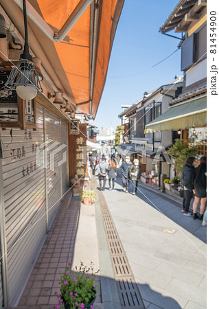 【江の島　江の島弁財天仲見世通り商店街】 81454900