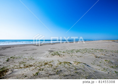 九十九里浜のビーチと水平線の写真素材