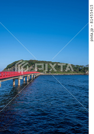 福井県の「東尋坊」沖に浮かぶ無人島「雄島」／2021年8月末撮影 81455415