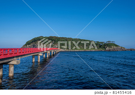 福井県の「東尋坊」沖に浮かぶ無人島「雄島」／2021年8月末撮影 81455416