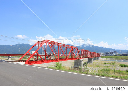 千曲川橋梁を渡る上田電鉄別所線 81456660