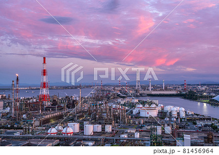 《三重県》四日市工業地帯の夕景・コンビナート 《三重県》四日市工業地帯の夕景・コンビナート 81456964