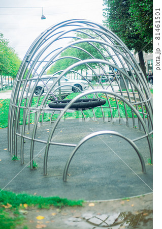 公園の遊具 81461501