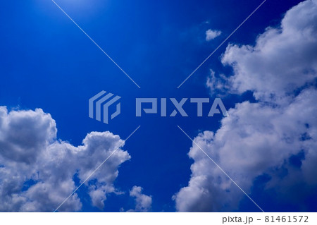 青い空と雲 81461572