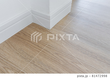 wood floor with white wall 81472998