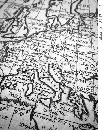 アンティークの古地図 ヨーロッパ アンティークの古地図 ヨーロッパ 81474112
