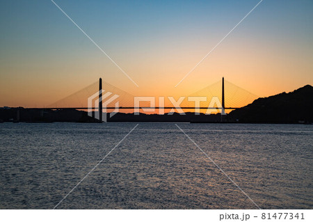夕暮れの呼子大橋 夕暮れの呼子大橋 81477341