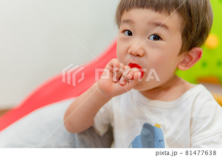 イヤイヤ期の子供 男の子 イヤイヤ期の子供 男の子 81477638