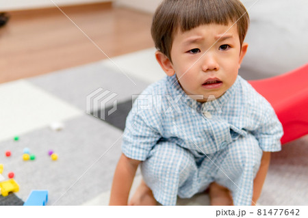 イヤイヤ期の子供 男の子 イヤイヤ期の子供 男の子 81477642