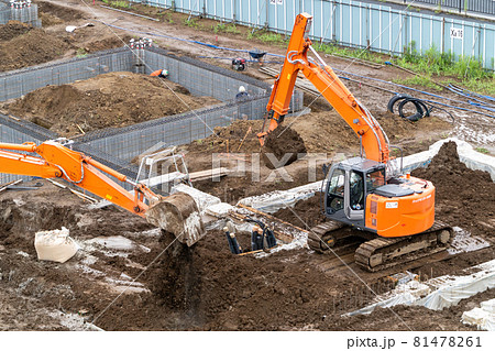 地盤改良工事　表層改良　混合攪拌　埋め戻し 81478261