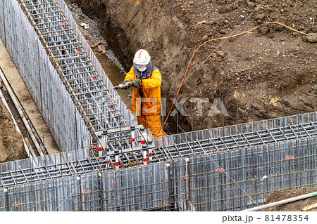 型枠の締固め状況 ラス型枠 打込型枠 コンクリート打設前検査 型枠の締固め状況 ラス型枠 打込型枠 コンクリート打設前検査 81478354