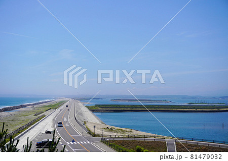 高台から眺める松川浦と海辺の道 高台から眺める松川浦と海辺の道 81479032