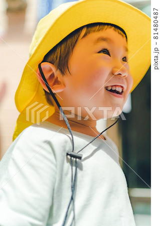 男の子(1人・全身・ポートレート) 81480487