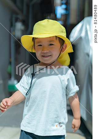 男の子(1人・全身・ポートレート) 81480489