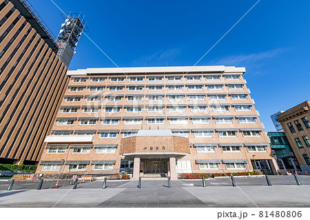 山梨県甲府市 快晴の山梨県庁本館と防災新館 山梨県甲府市 快晴の山梨県庁本館と防災新館 81480806