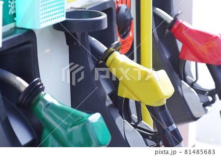 セルフ式ガソリンスタンド 81485683