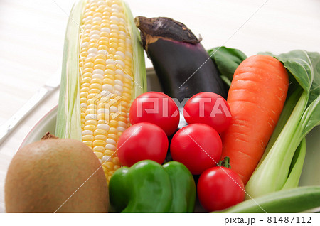 盛りだくさんの野菜 盛りだくさんの野菜 81487112