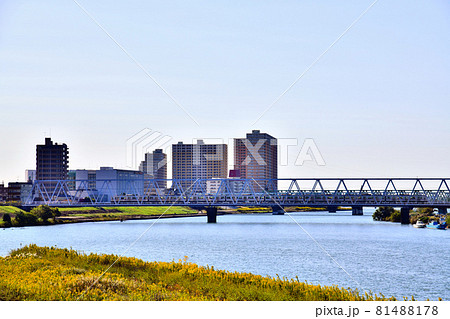 国府台駅、市川橋／江戸川 下流方面を望む(千葉県市川市)【2020.10】 81488178