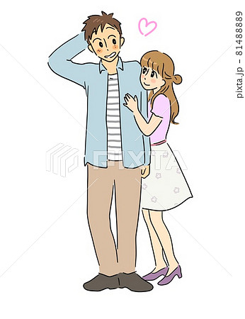 女性に抱き着かれて照れる男性 女性に抱き着かれて照れる男性 81488889