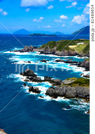 神引展望台と遠くに見える島 神引展望台と遠くに見える島 81489654