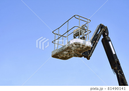 lifting crane for carrying out work at height lifting crane for carrying out work at height 81490141