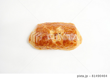 白バックのパン・オ・ショコラ 81490464