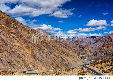 Trans-Himalayan Manali-Leh highway road Trans-Himalayan Manali-Leh highway road 81491434