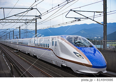 上越新幹線を走行するE7系新幹線 上越新幹線を走行するE7系新幹線 81494986