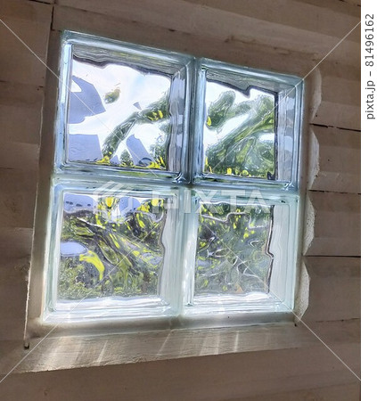 ガラスブロック施工例（明かり窓） 81496162