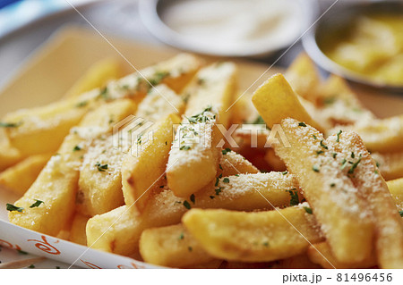 ガーリックフライドポテト 81496456