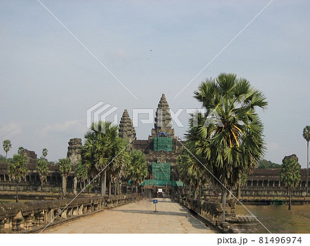 カンボジア、日中のアンコールワット。 カンボジア、日中のアンコールワット。 81496974