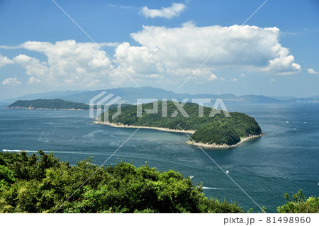 深山砲台跡から友ヶ島を望む　[地ノ島(右)、沖ノ島(左)、その向こうが淡路島]　【和歌山県和歌山市】 81498960