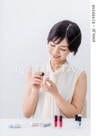 若い女性　ビューティ 81499346